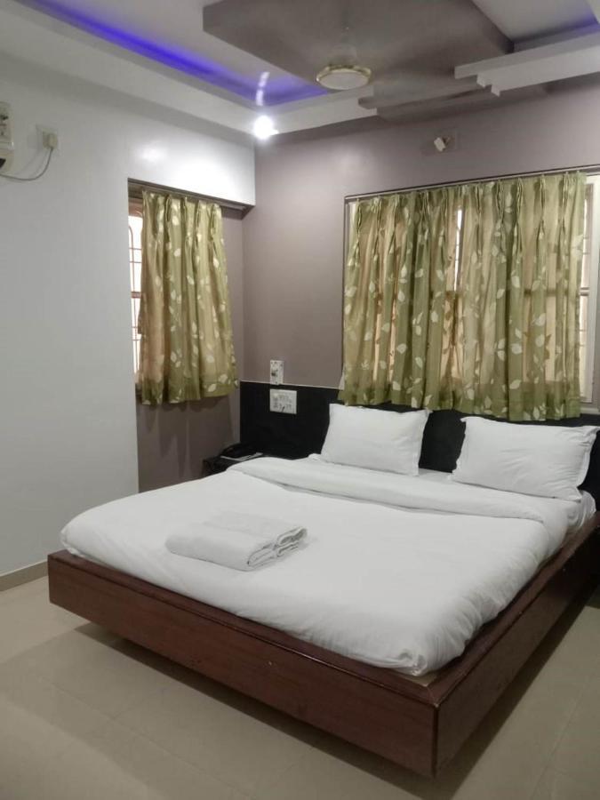 Hālol Hotel Rajdhani المظهر الخارجي الصورة