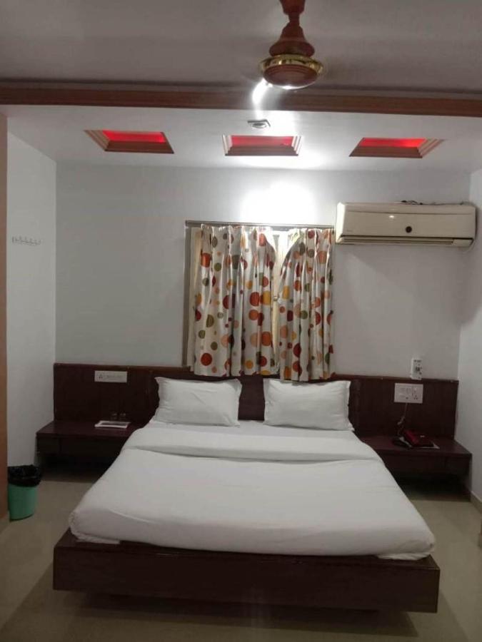 Hālol Hotel Rajdhani المظهر الخارجي الصورة